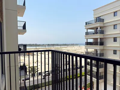 Extra Large 1 Bedroom | 2 Bathrooms | Luxury Community | Premium Amenities |