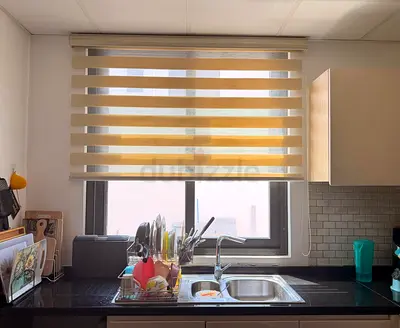 Light-filtering zebra/roller blind - beige, good condition