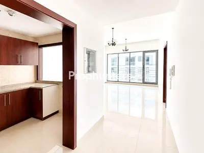 Spacious 1BR | Vacant | Prime DLRC Location