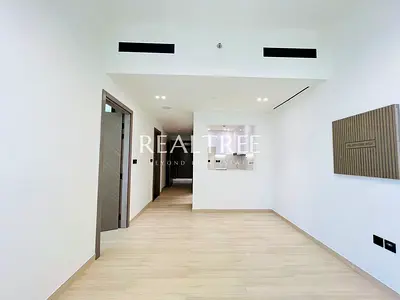 Bright 1BR | Modern Layout | Community View