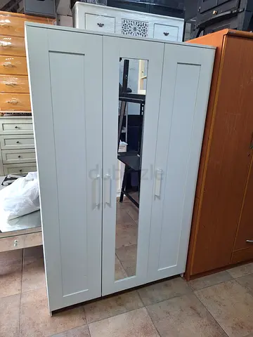 3 door wardrobe