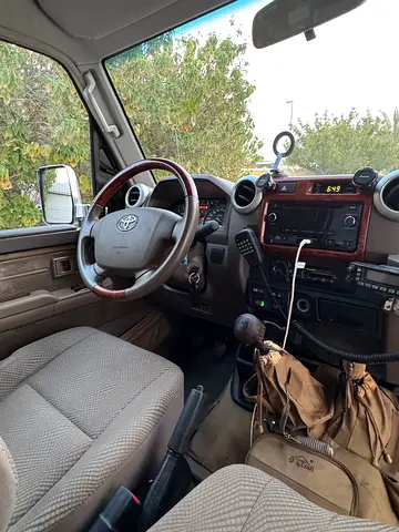 صورة 14 لـ 2015 Toyota LAND CRUISER 70 SERIES