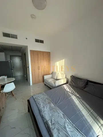 Vacant | Middle Floor | Community View