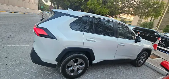 2024 Toyota RAV 4 — фото 3