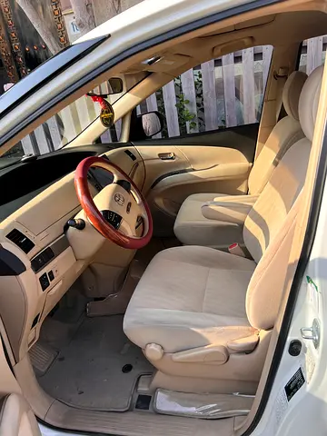 2017 Toyota PREVIA photo 4