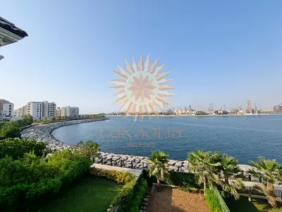 تاون هاوس من 3 غرف نوم على الواجهة البحرية | سور لا مير | إطلالات متعددة على البحر والأفق
