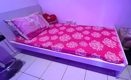 White colo,Single bed, wooden, 190x100cm, best condition and strong support, mattress also included