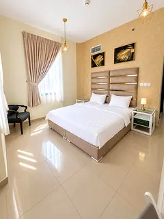 0% COMMISSION, Dubai Marina Luxury master bedroom with attached washroom , near tram/metro station