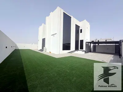 فيلا واسعة جديدة كلياً مكونة من 5 غرف نوم مع مساحة