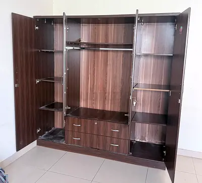 Excellent condition 4door cabinet available ready to sell