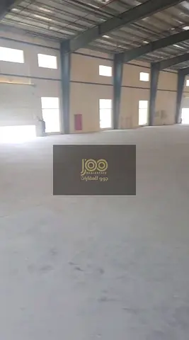 300-amp electricity supply; large area suitable for various industrial and commercial activities; price per square foot: 33 AED.