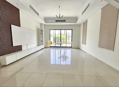 4Br+Maid | Fitted Kitchen | Community View
