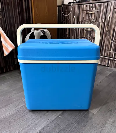 Camping Gaz 32 Liters Cool box almost new