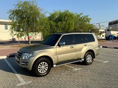 2015 Mitsubishi pajero GLS 3.5 Expat owned Full service records GCC spec Timing belt replaced