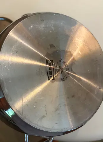 Cooking pot with lid