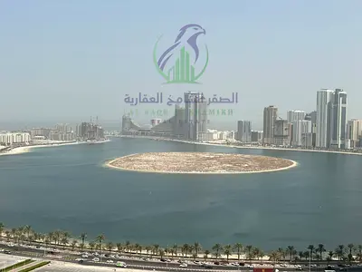 شقة 3 غرف وصالة واسعة مع بلكونة بإطلالة بحرية جميلة في التعاون