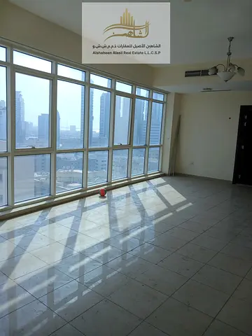 🇬🇧 3-Bedroom Apartment for Rent – Prime Location Near Bus Stops