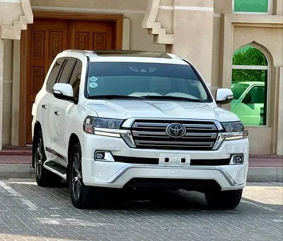 Pristine Toyota Land Cruiser VXR 2017 | GCC Specs | Fully Maintained