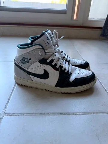 Air Jordan 1 sneakers - size EU 42 / UK7.5, good lightly used condition