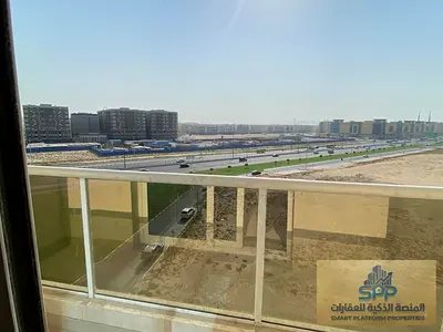شقه فاخره مويلح التجاريه مع باركن بسعر مميز جدا