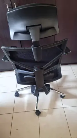 Ergonomic Mesh Office Chair with Headrest and Lumbar Support