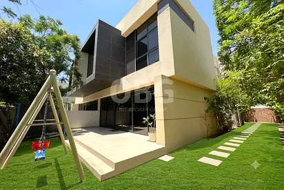 Big Plot | 4BR THLA | Closed Kitchen | Vacant