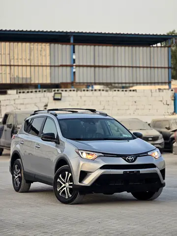 2018 Toyota RAV 4 — фото 4
