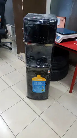 Bottom load water dispenser