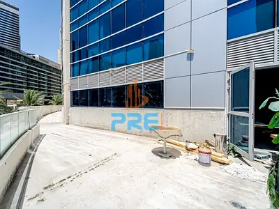 Exceptional Retail Space I Prime Location I Vacant