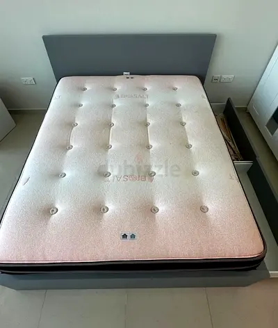 King size bed storage