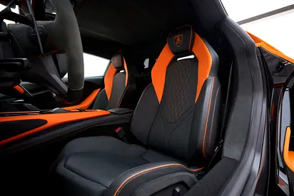 صورة 10 لـ 2024 Lamborghini REVUELTO