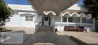 ***Huge 4Bhk Single Storey Villa Available in Ramla Area***