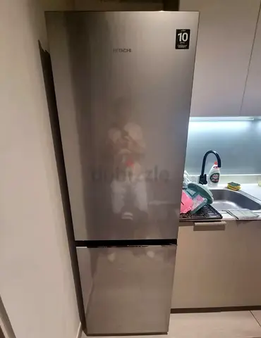 Hitachi bottom freezer 410l same like new condition