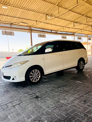 2017 Toyota PREVIA photo 2