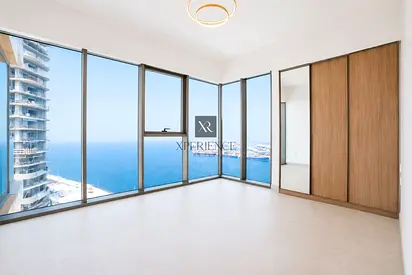 CONTEMPORARY WATERFRONT | SEA VIEW | SPACIOUS LAYOUT