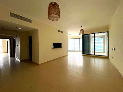 Lake View | Vacant and Ready To Move In | Spacious