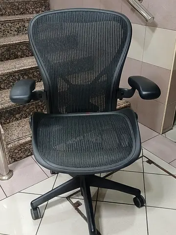 Selling Herman Miller Aeron classic chair type B and C Fully Loaded