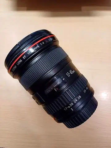 Canon EF 17-40mm f/4 L USM Wide Angle Zoom Lens - Good Condition