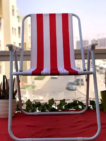 Picnic chair with arm rest red stripe color