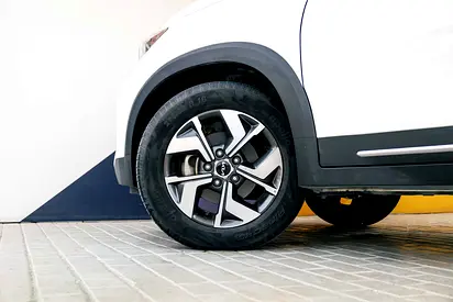 صورة 7 لـ 2023 KIA SONET