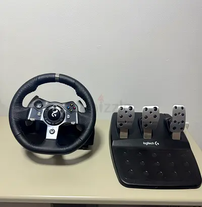 Logitech G920 Driving Force Racing Wheel and Floor Pedals