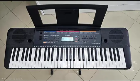 Yamaha PSR-283 Portable Keyboard - 61 Keys, Good Working Condition