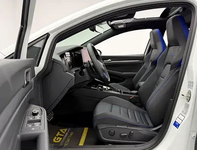 صورة 15 لـ 2025 Volkswagen GOLF R