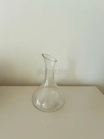 Carafe, containers & bowls (9 items)