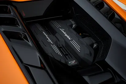 صورة 18 لـ 2024 Lamborghini REVUELTO