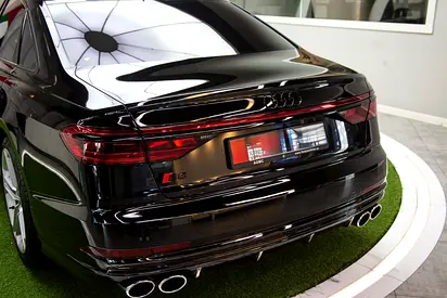 2023 AUDI S8 photo 2