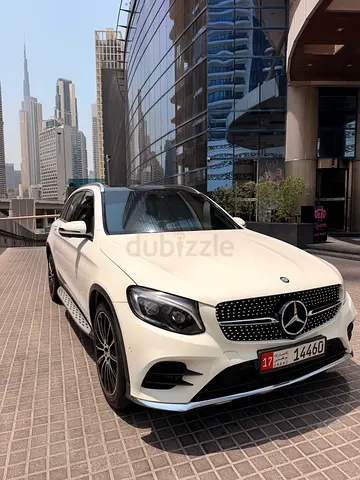 Mercedes-Benz GLC 300 2017 GCC | Full Option | Panoramic Roof | Leather | 2 Keys