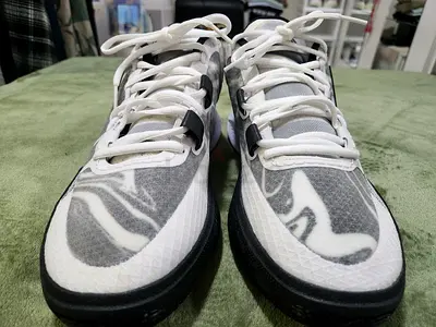 Basketball Shoes Kyrie 8 Size: US 10.5 EUR 44.5