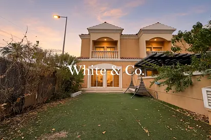Corner Plot | Vacant | Bright | In Demand