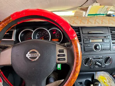 2010 Nissan VERSA 照片 7